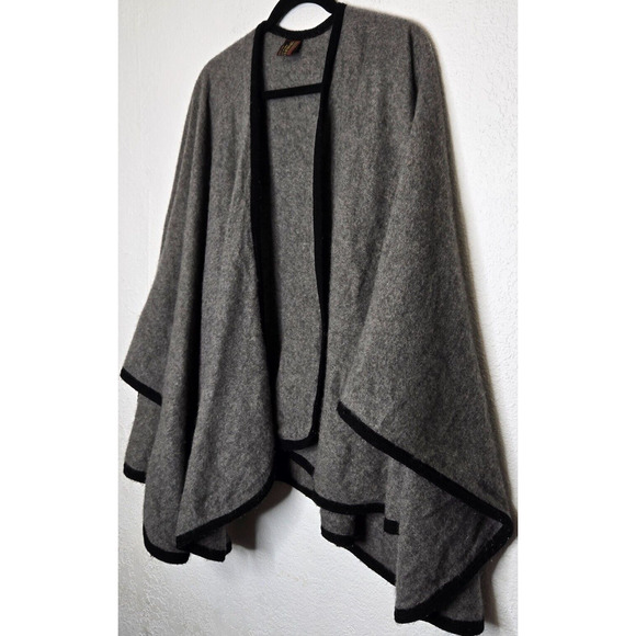 Vintage Womens 100% Cashmere Poncho Wrap Cardigan Sweater Cape Gray Scotland - Picture 2 of 10
